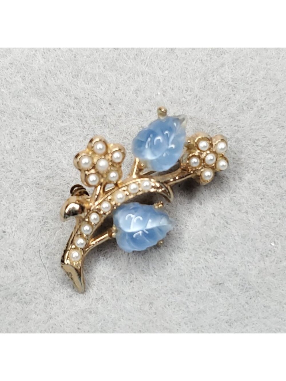 Vintage Flower Brooch Gold Tone Blue Molded Glass Faux Pearls 1.25"